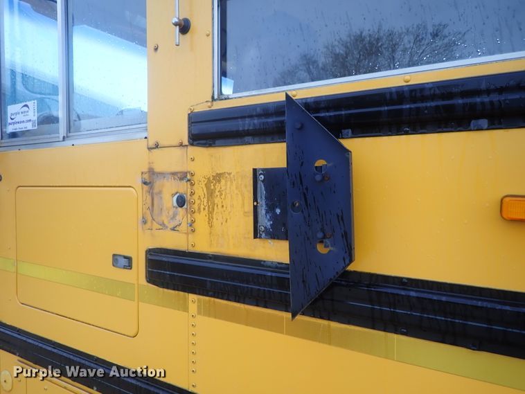 image for item DG3174 2003 International school bus