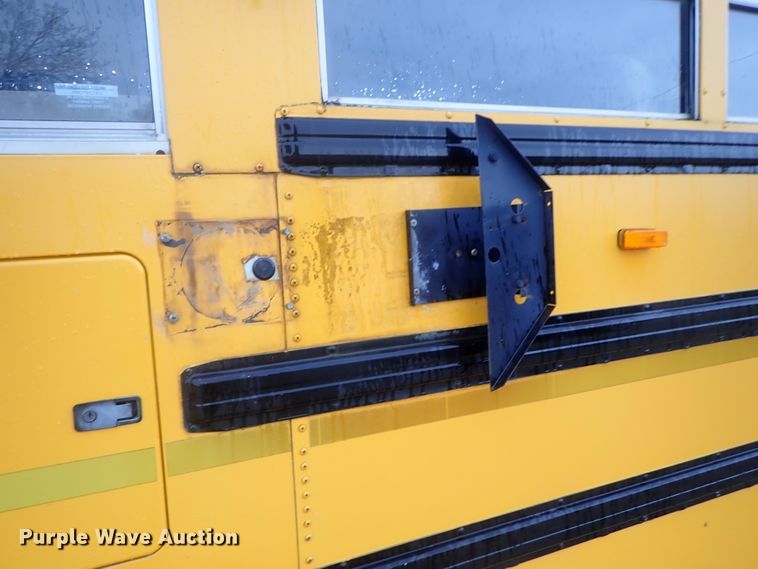 image for item DG3174 2003 International school bus