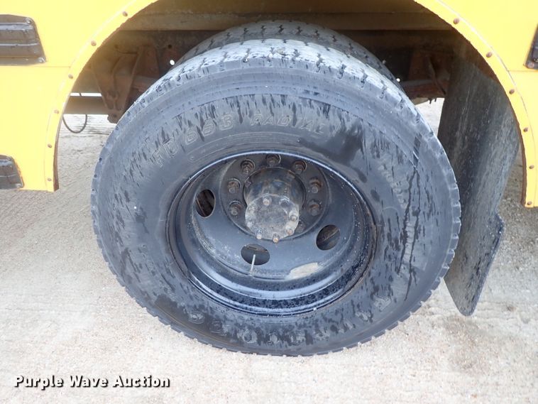 image for item DG3174 2003 International school bus