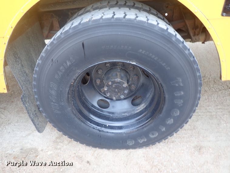 image for item DG3174 2003 International school bus