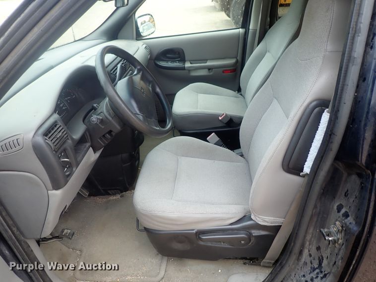 image for item DG3176 2003 Chevrolet Venture  van