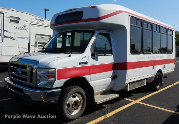 image for item DG6440 2010 Ford Econoline E450 Super Duty Aerotech shuttle bus