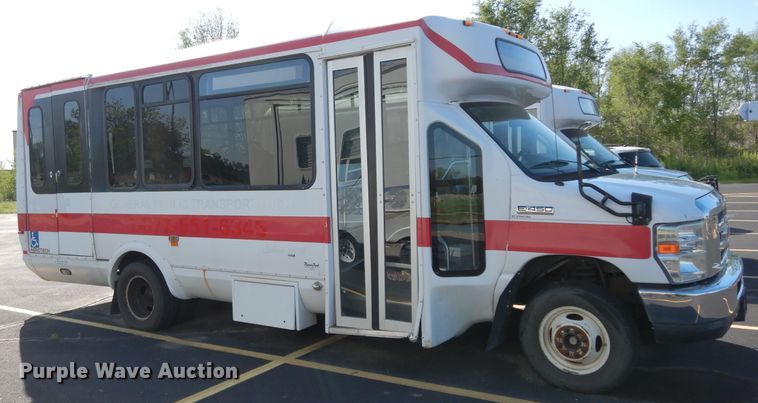 image for item DG6440 2010 Ford Econoline E450 Super Duty Aerotech shuttle bus