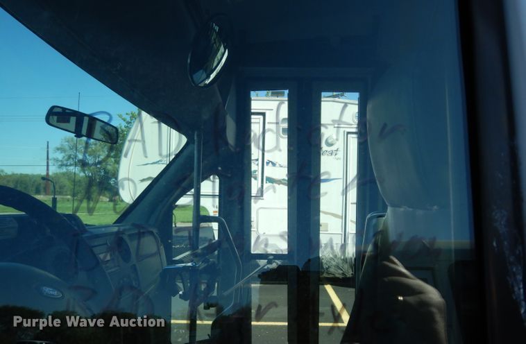 image for item DG6440 2010 Ford Econoline E450 Super Duty Aerotech shuttle bus