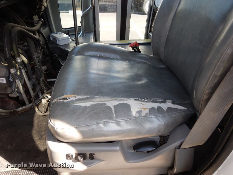 image for item DG6440 2010 Ford Econoline E450 Super Duty Aerotech shuttle bus