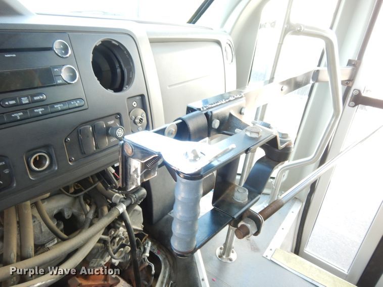 image for item DG6440 2010 Ford Econoline E450 Super Duty Aerotech shuttle bus