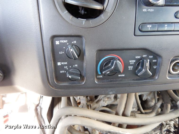 image for item DG6440 2010 Ford Econoline E450 Super Duty Aerotech shuttle bus