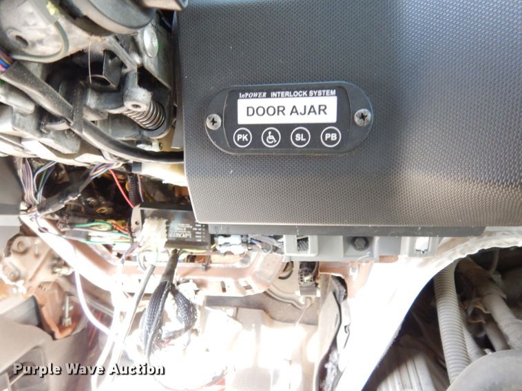 image for item DG6440 2010 Ford Econoline E450 Super Duty Aerotech shuttle bus