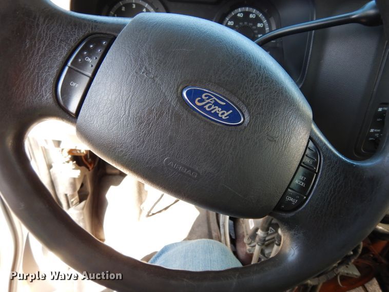 image for item DG6440 2010 Ford Econoline E450 Super Duty Aerotech shuttle bus