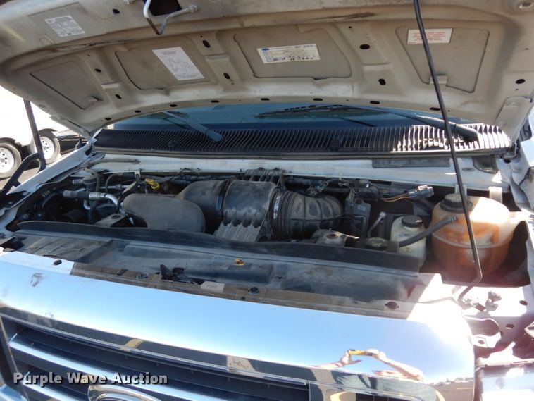 image for item DG6440 2010 Ford Econoline E450 Super Duty Aerotech shuttle bus