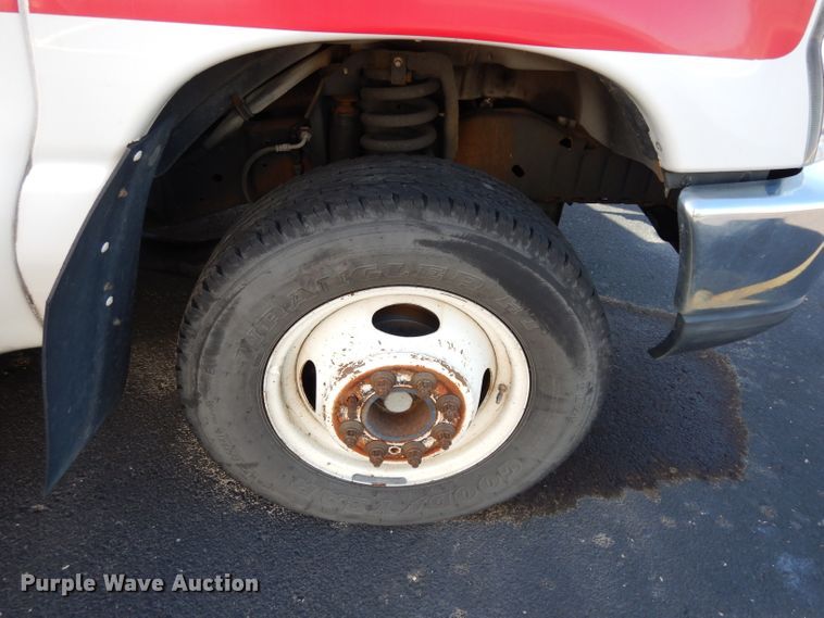 image for item DG6440 2010 Ford Econoline E450 Super Duty Aerotech shuttle bus