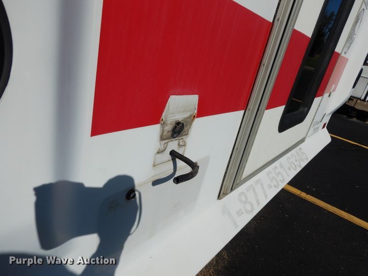 image for item DG6440 2010 Ford Econoline E450 Super Duty Aerotech shuttle bus