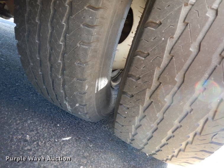 image for item DG6440 2010 Ford Econoline E450 Super Duty Aerotech shuttle bus