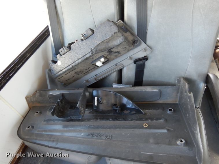 image for item DG6440 2010 Ford Econoline E450 Super Duty Aerotech shuttle bus