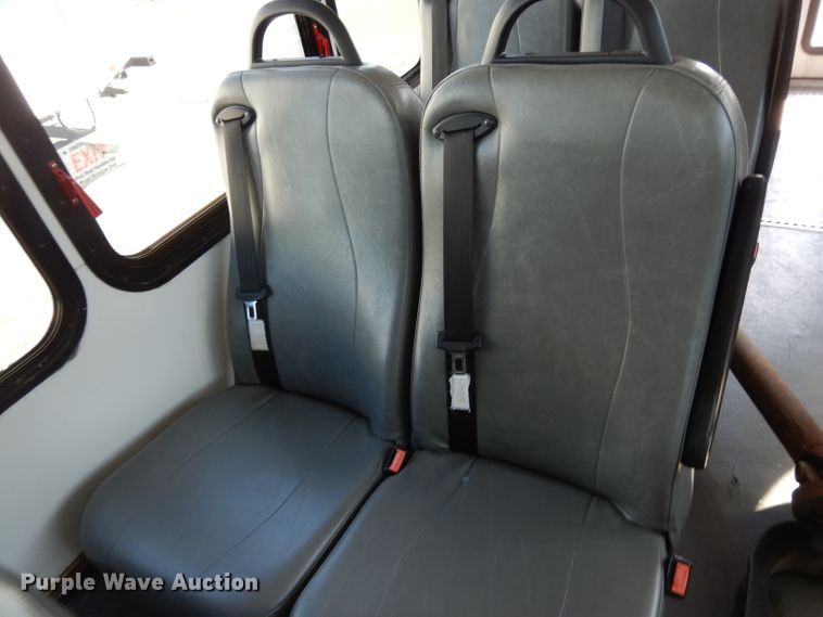 image for item DG6440 2010 Ford Econoline E450 Super Duty Aerotech shuttle bus