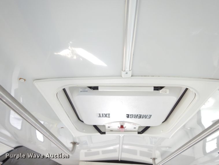 image for item DG6440 2010 Ford Econoline E450 Super Duty Aerotech shuttle bus