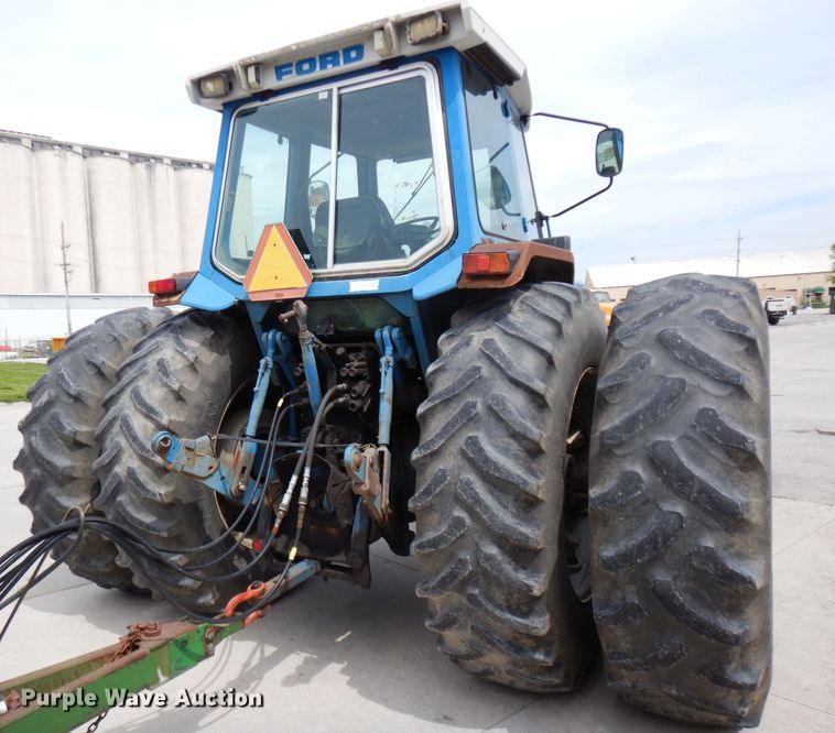 image for item DG6452 1987 Ford TW35 tractor