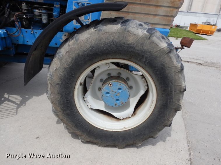 image for item DG6452 1987 Ford TW35 tractor