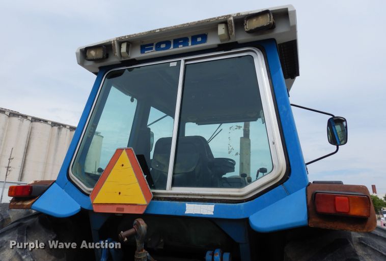 image for item DG6452 1987 Ford TW35 tractor