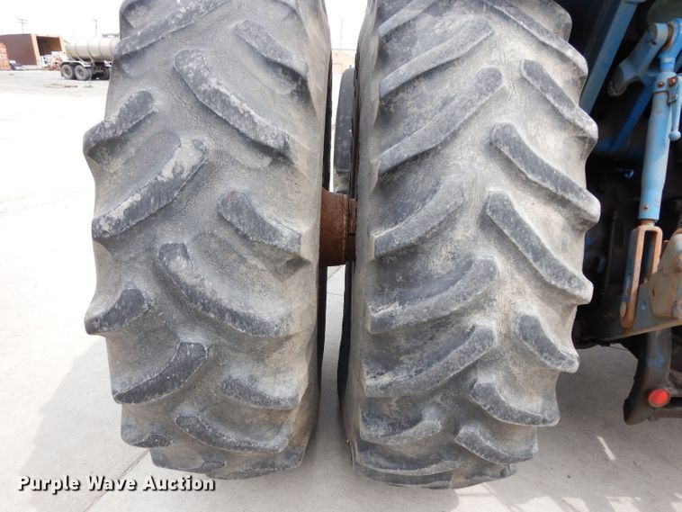 image for item DG6452 1987 Ford TW35 tractor