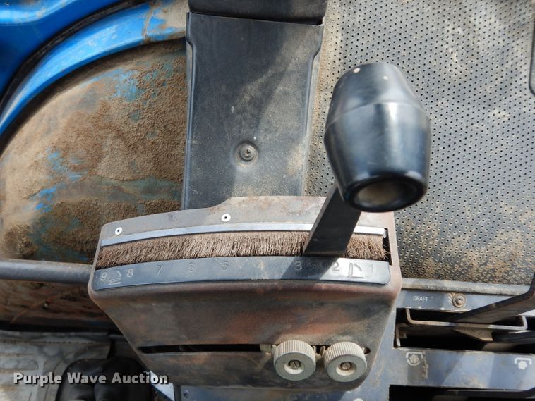 image for item DG6452 1987 Ford TW35 tractor