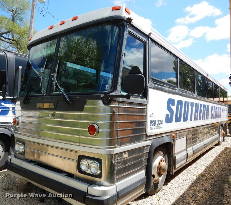 image for item DG6457 1989 MCI MC9 coach bus