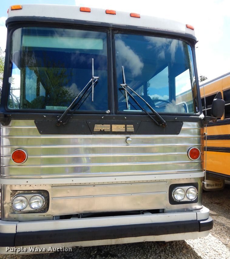 image for item DG6457 1989 MCI MC9 coach bus