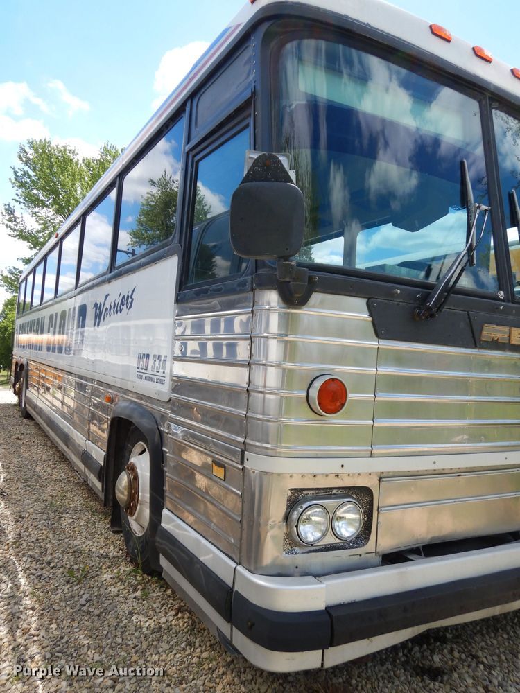 image for item DG6457 1989 MCI MC9 coach bus