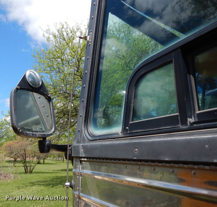 image for item DG6457 1989 MCI MC9 coach bus