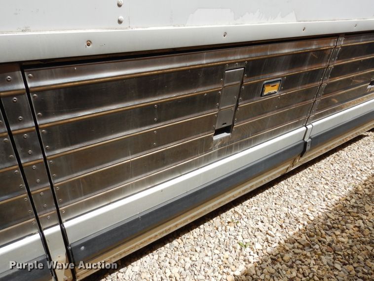 image for item DG6457 1989 MCI MC9 coach bus