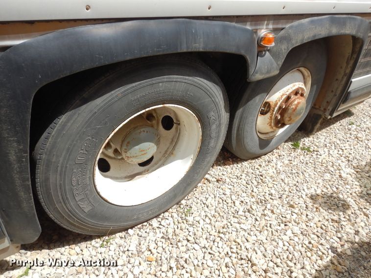 image for item DG6457 1989 MCI MC9 coach bus