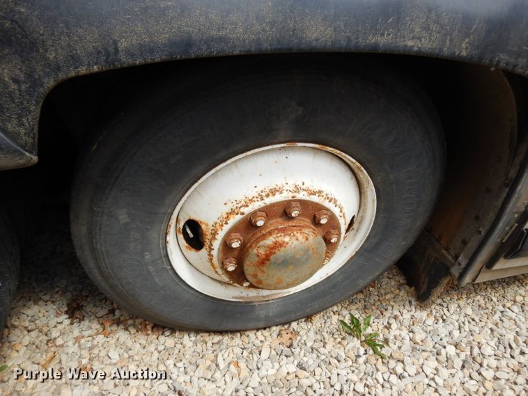 image for item DG6457 1989 MCI MC9 coach bus