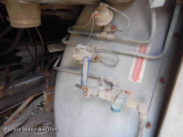 image for item DG6457 1989 MCI MC9 coach bus