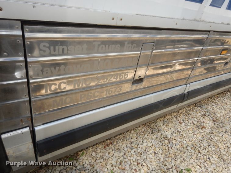 image for item DG6457 1989 MCI MC9 coach bus