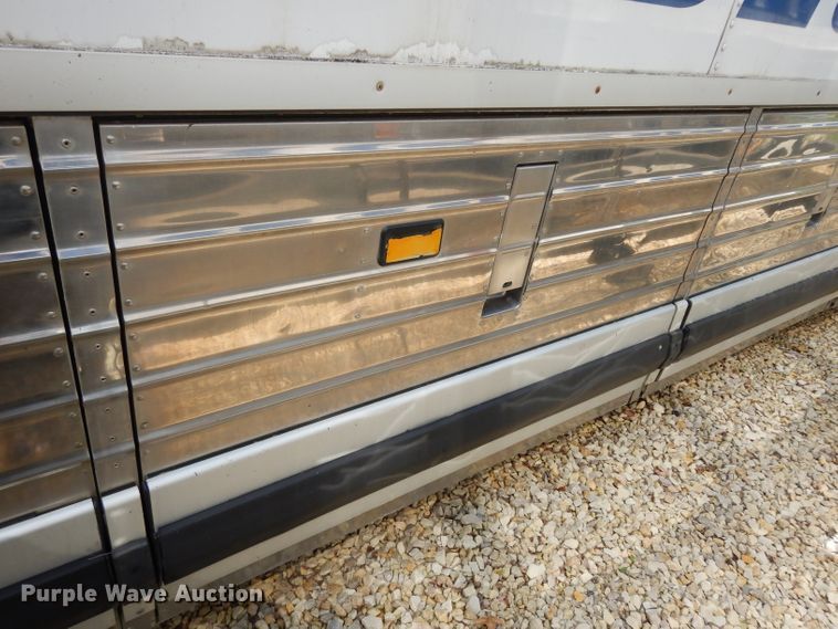 image for item DG6457 1989 MCI MC9 coach bus