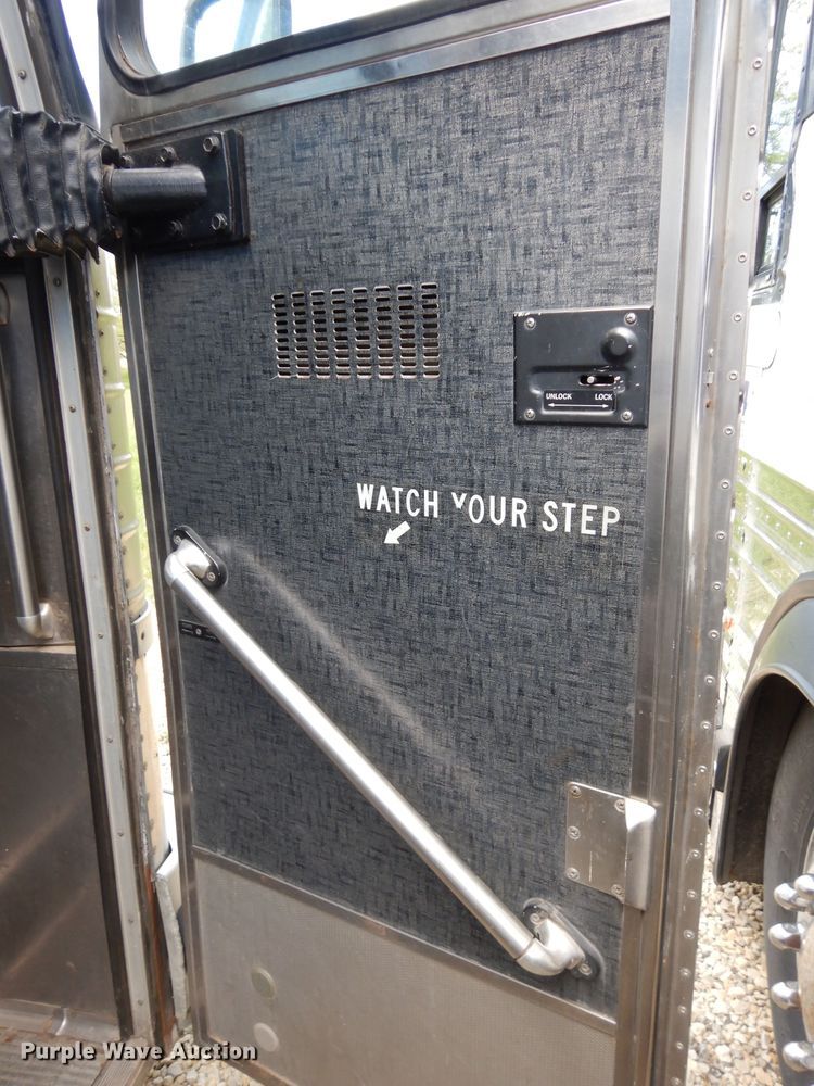 image for item DG6457 1989 MCI MC9 coach bus