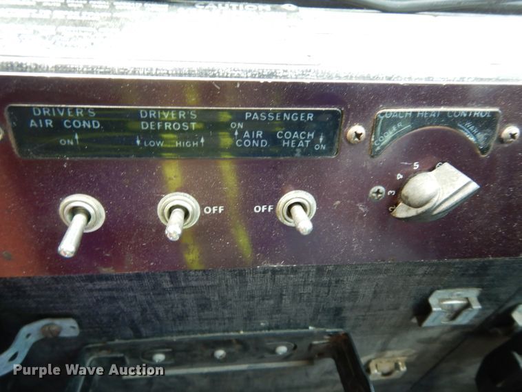 image for item DG6457 1989 MCI MC9 coach bus