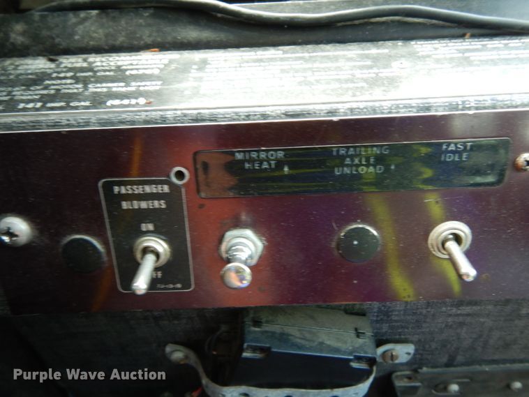 image for item DG6457 1989 MCI MC9 coach bus