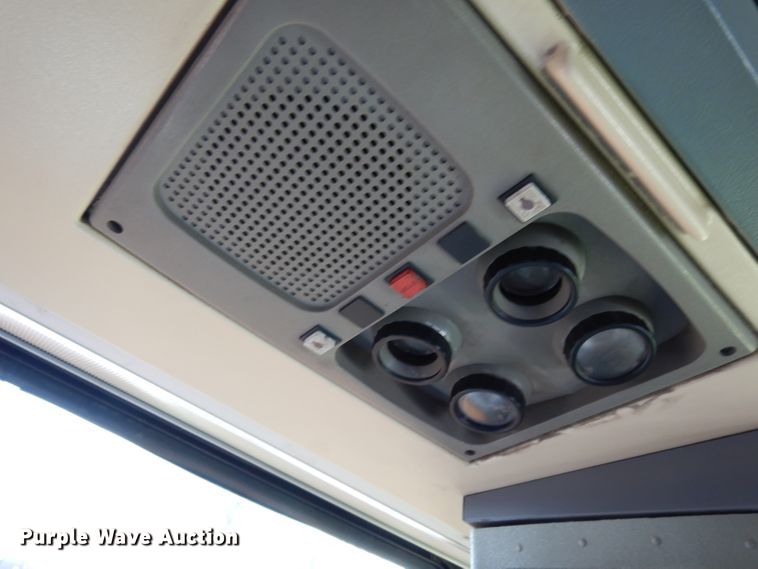 image for item DG6457 1989 MCI MC9 coach bus