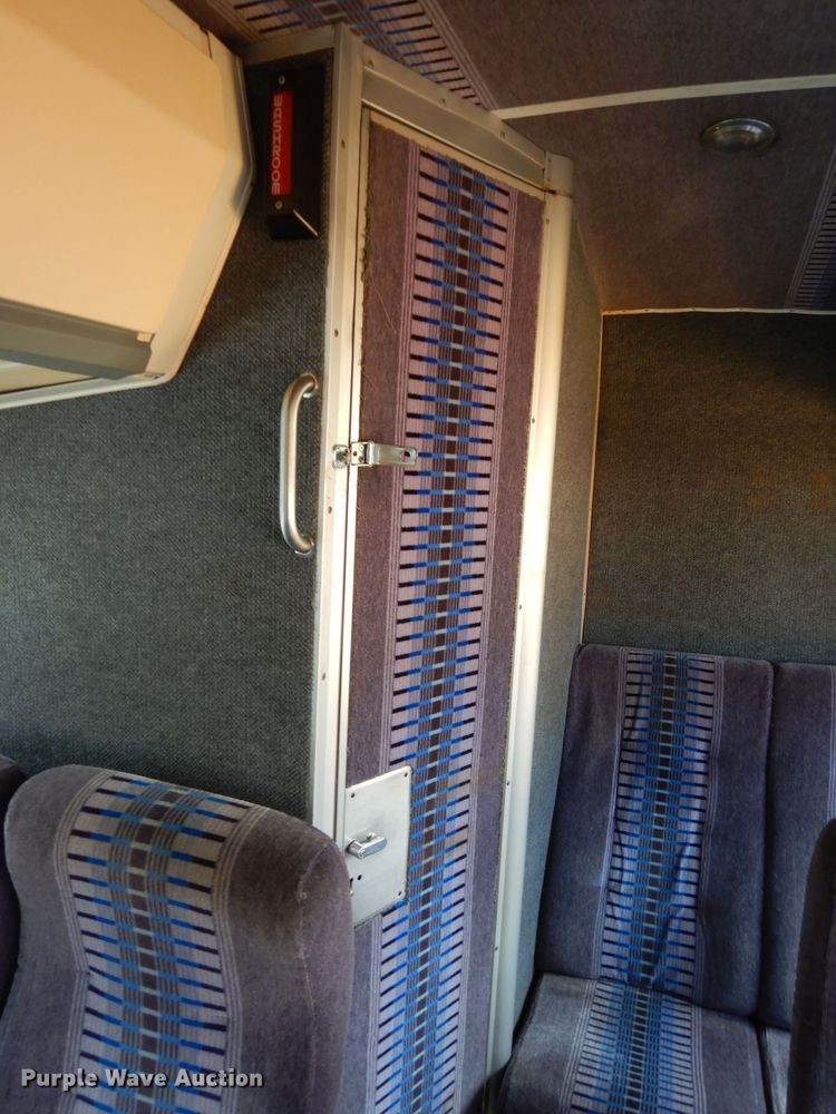 image for item DG6457 1989 MCI MC9 coach bus