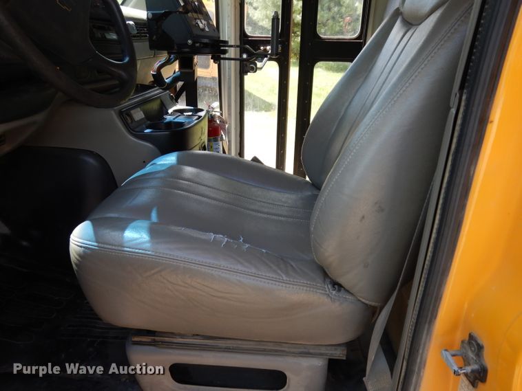 image for item DG6458 2001 Chevrolet Express school bus