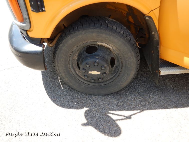 image for item DG6458 2001 Chevrolet Express school bus