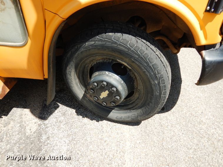 image for item DG6458 2001 Chevrolet Express school bus