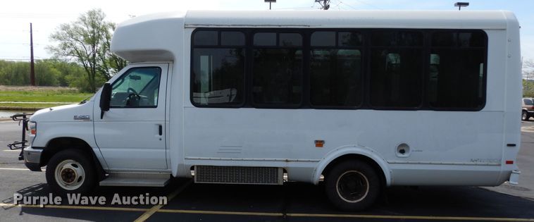 image for item DG6463 2011 Ford Econoline E450 Super Duty Aerotech shuttle bus