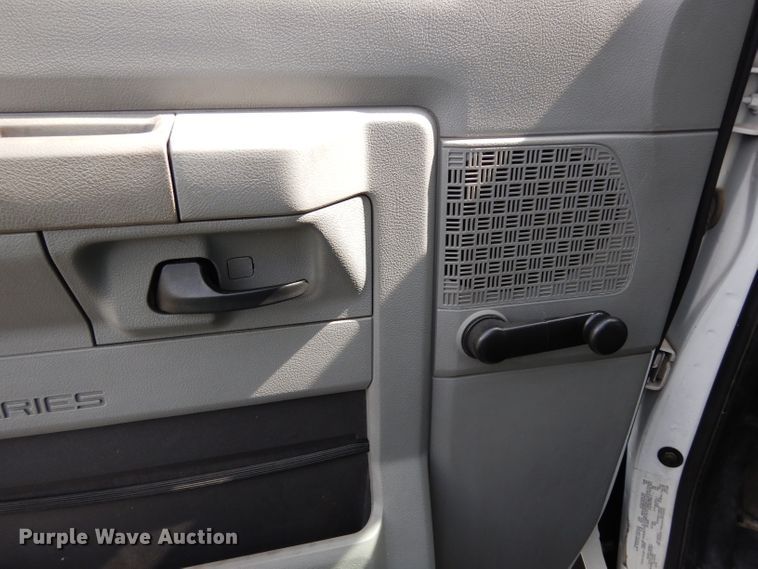 image for item DG6463 2011 Ford Econoline E450 Super Duty Aerotech shuttle bus