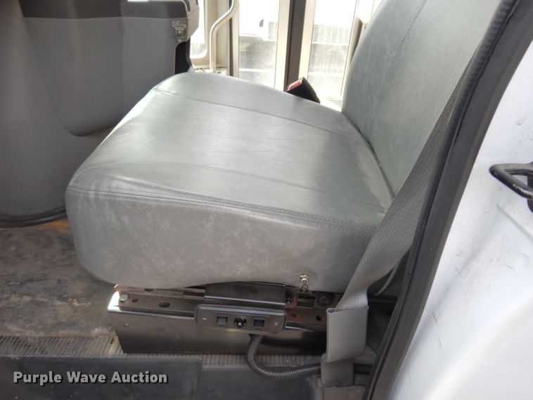 image for item DG6463 2011 Ford Econoline E450 Super Duty Aerotech shuttle bus