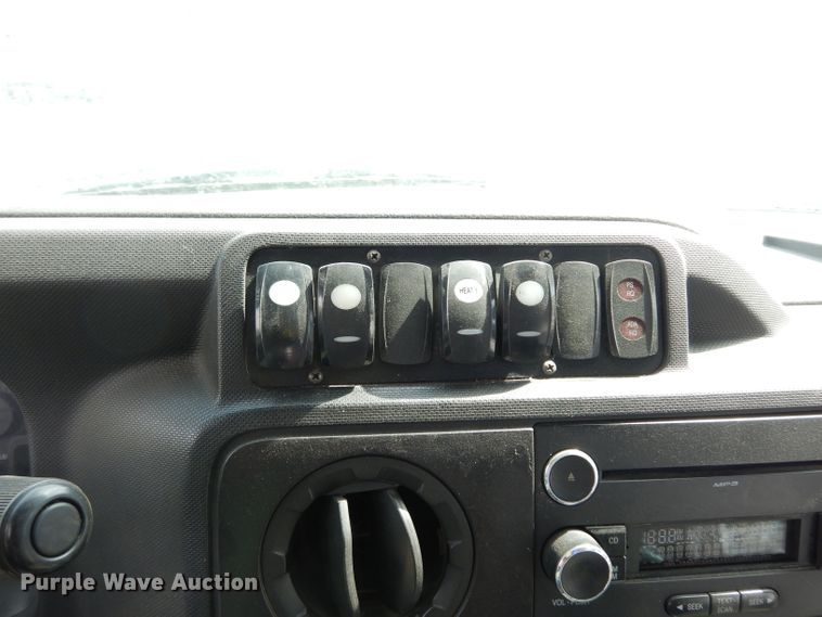 image for item DG6463 2011 Ford Econoline E450 Super Duty Aerotech shuttle bus