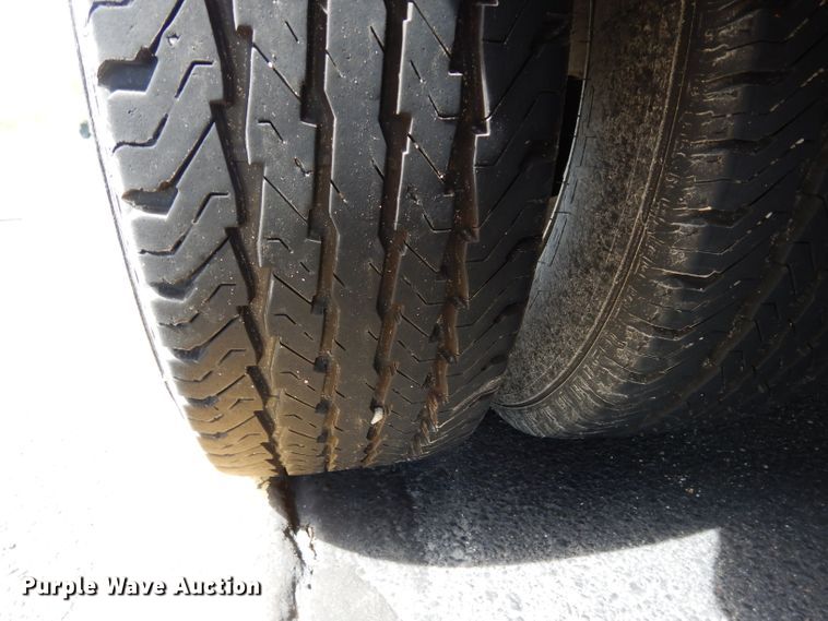 image for item DG6463 2011 Ford Econoline E450 Super Duty Aerotech shuttle bus