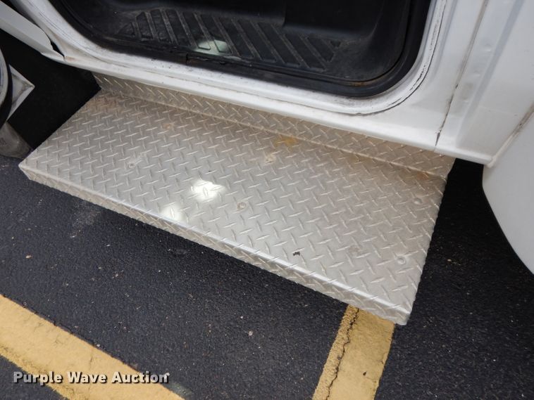 image for item DG6463 2011 Ford Econoline E450 Super Duty Aerotech shuttle bus