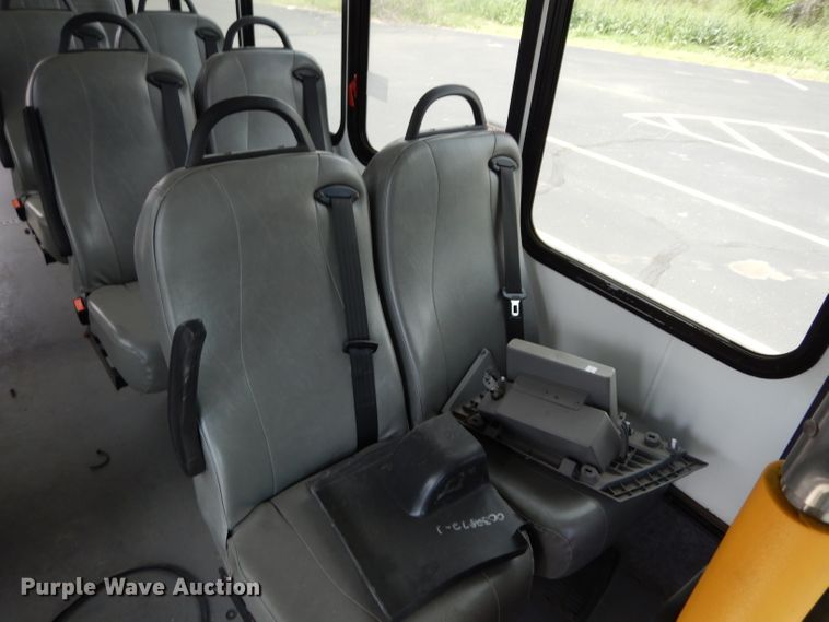 image for item DG6463 2011 Ford Econoline E450 Super Duty Aerotech shuttle bus